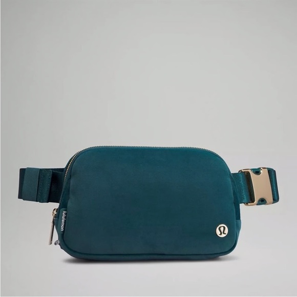 lululemon athletica Other - NWOT Lululemon Green Jasper Velour Belt Bag 1L - Unisex